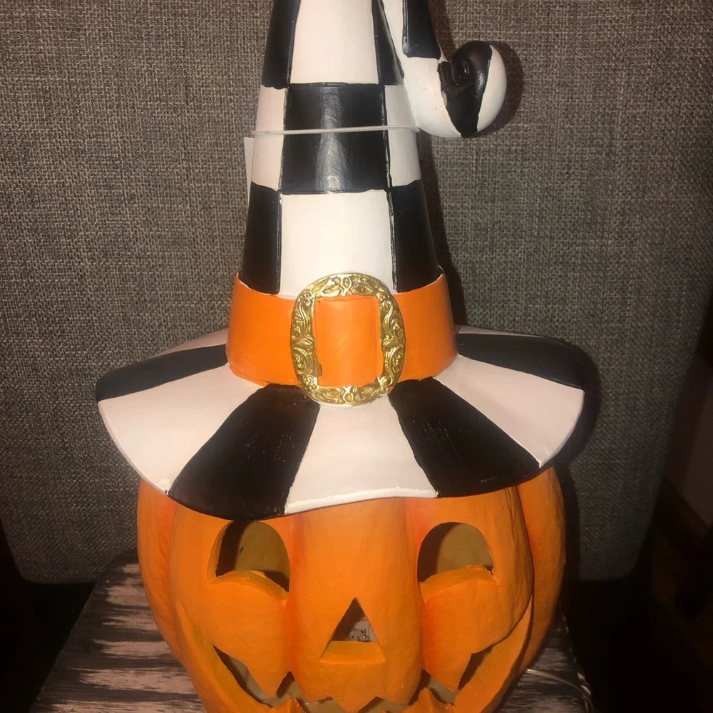 🎃 Checkered Witch Hat Jack-O'-Lantern Pumpkin Decor - light up